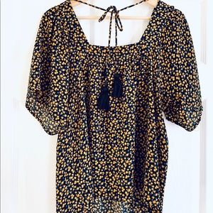 NWOT Flowy Floral Tassel Tie Back Blouse